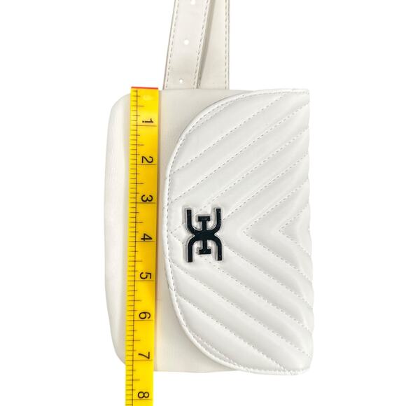 Sam Edelman Hallie‎ White Quilted Pattern Adjustable Strap Metal Logo Belt Bag - Picture 7 of 9